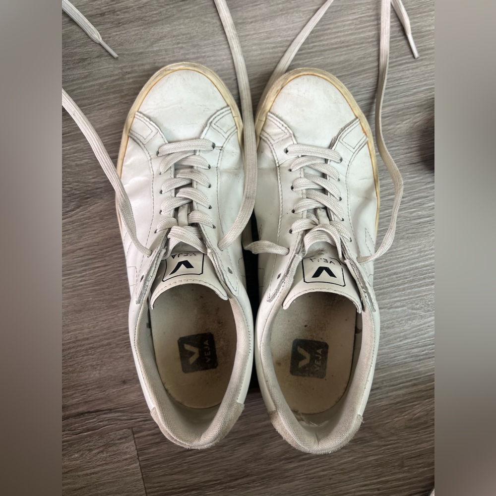 Well loved Vejas size 8/39